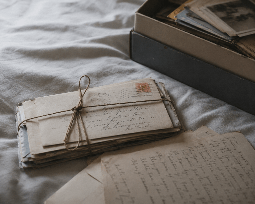 Cartas obre una cama